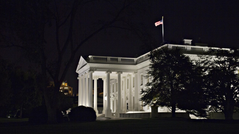 СМИ: работники "Голоса Америки"* подали иск против администрации Трампа