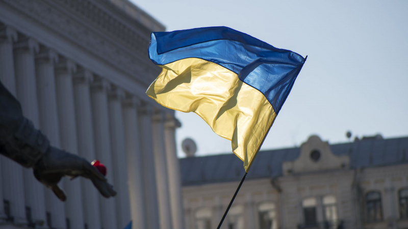 AP: Европа столкнется с трудностями без помощи США Украине