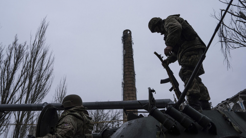 "Они даже мертвыми привозят": пленный ВСУ о мобилизации на Украине
