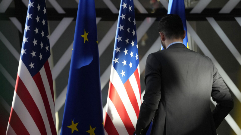 Торговая сделка ЕС и США показывает слабость Европы, заявили в ЕП
